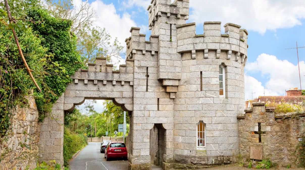 Manderley Castle, Ireland
